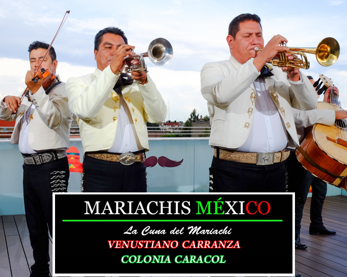 Mariachis en La Colonia Caracol 